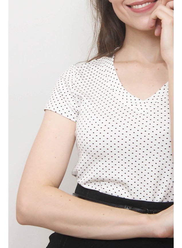 t shirt malha com poas lekazis frente detalhe