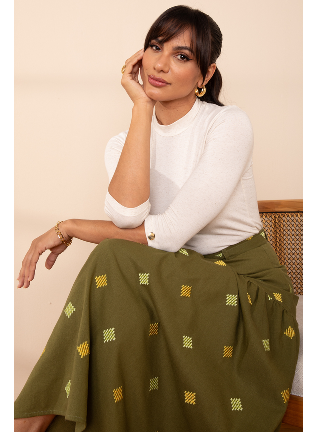 blusa de malha linho e saia de linho verde