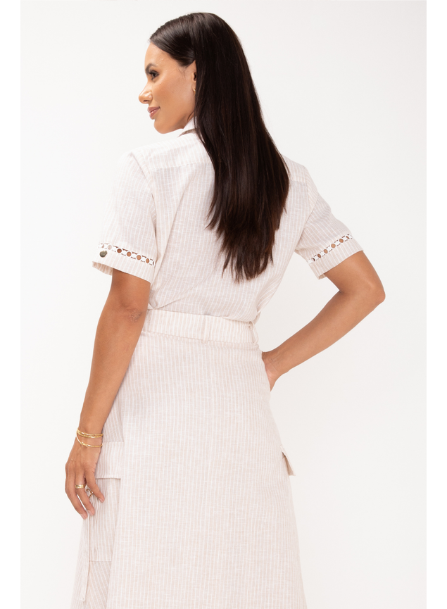 saia longa com bolsos cargos e camisa listrada bege cru 9